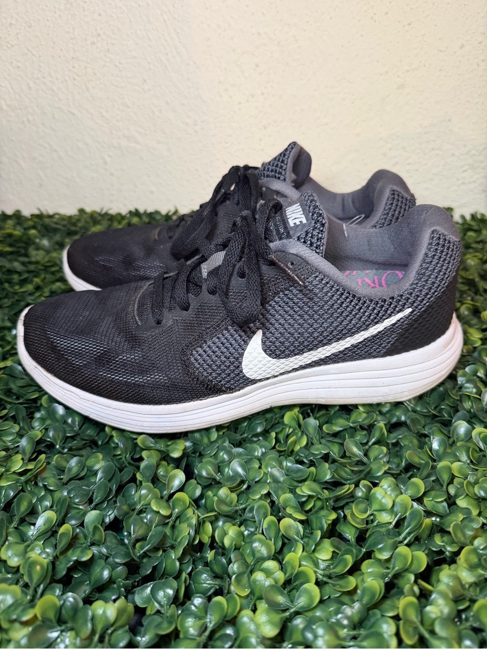 Nike Women's Black Athletic Sneakers with White Swoosh